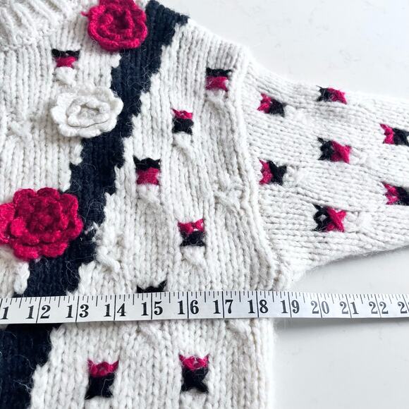 Zara Ecru Wool Blend Floral Crocheted Sweater size Small NWOT - Picture 9 of 11